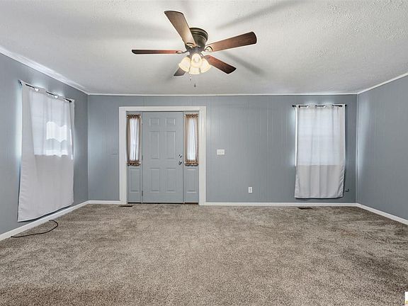 2nd image of 127 Wonderland Cavern Rd