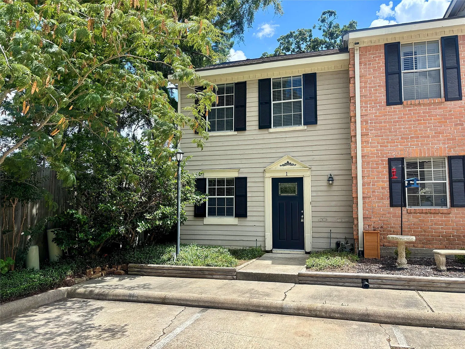 2 bed, 1.5 bath, 958 sqft, $1,500 — Photo 2