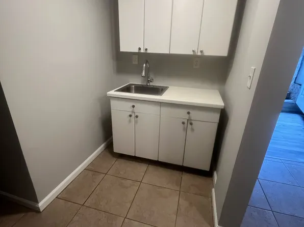 50 S 2nd St #Basement, Elizabethport, NJ 07206