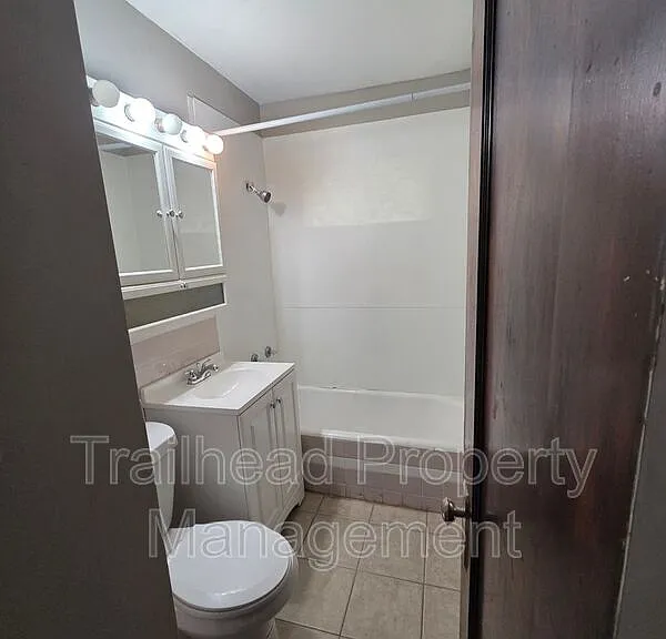 1807 W 41st St #2W — Photo 10