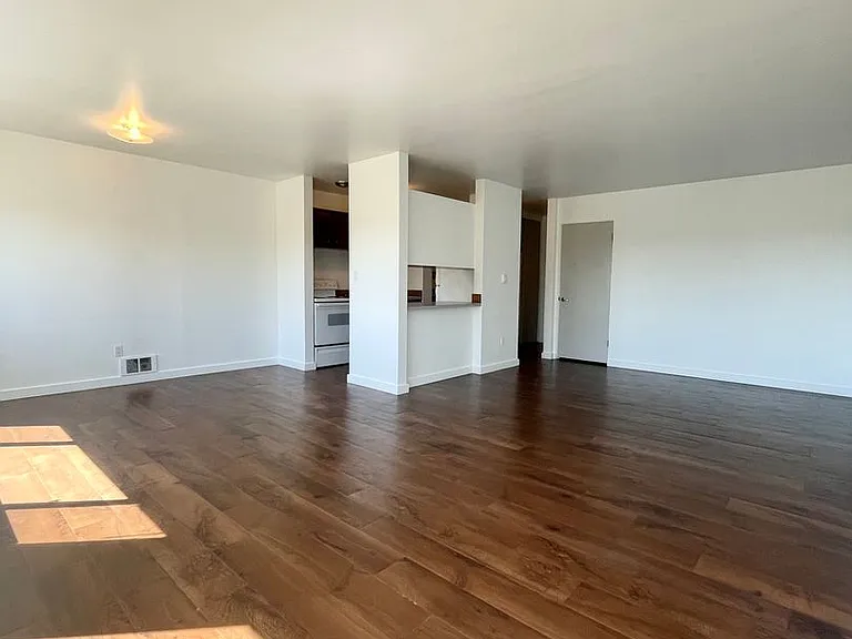 Bayview Apartments — Photo 55