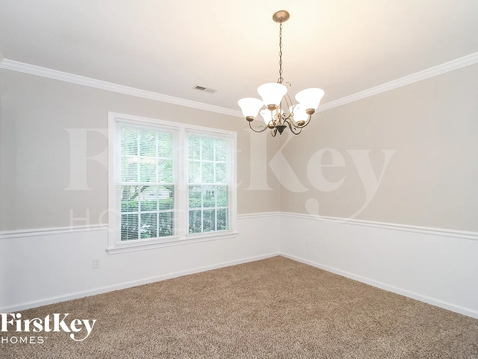 4 bed, 2.5 bath, 2352 sqft, $2,750 — Photo 4
