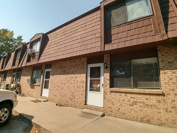 2nd image of 2031 Estes Ln #1