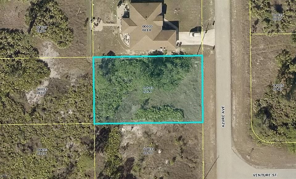 2nd image of 724 Azure Ave