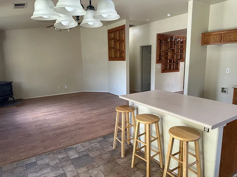920 Alder Ave — Photo 6