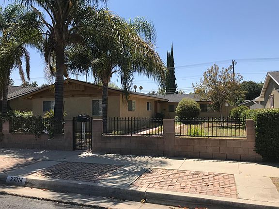 3rd image of 23914 Vanowen St