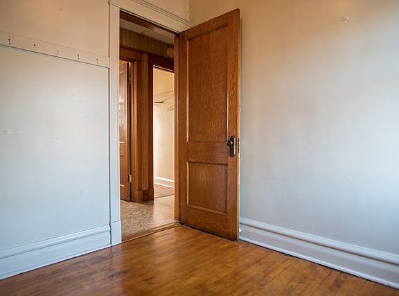 3rd image of 1241 S 57th Ave