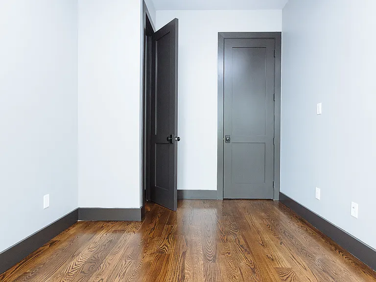 237 Hawthorne St #4F — Photo 8