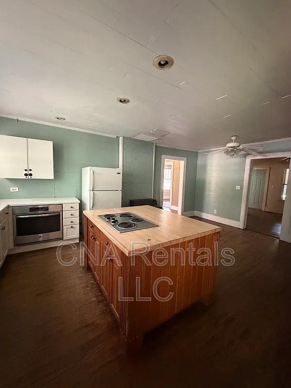 Building Photo - 170 Red Bank Rd #A