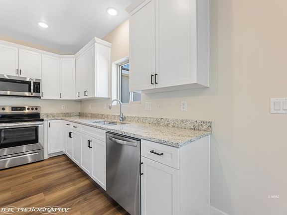 5th image of 4038 S Doubletree Ave