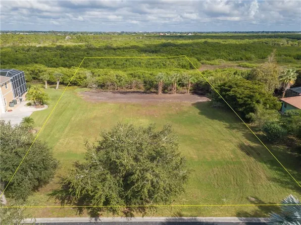 4310 Point Ct, Port Charlotte, FL 33948