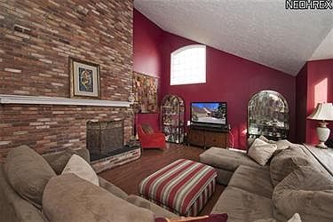2nd image of 32167 Springside Ln