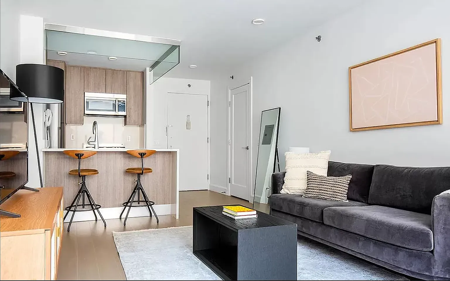 311 West 50th Street — Photo 4