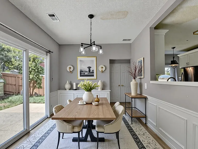 6125 Pattingham Dr — Photo 2