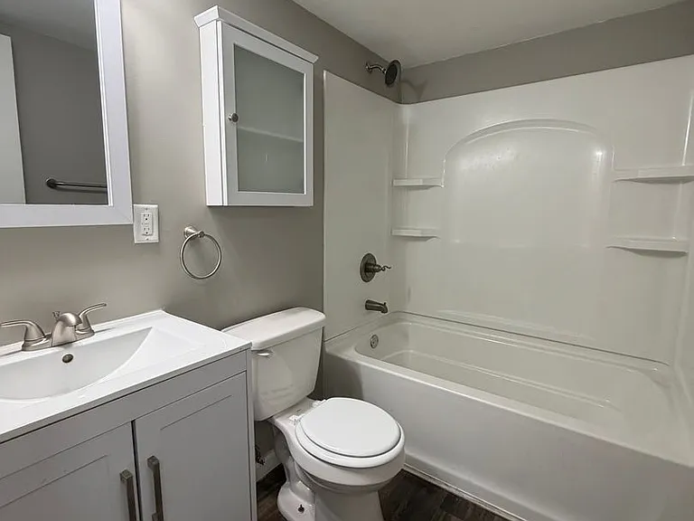 907 Georgian Dr — Photo 7