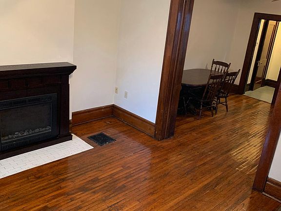 2nd image of 374 E Oakland Ave