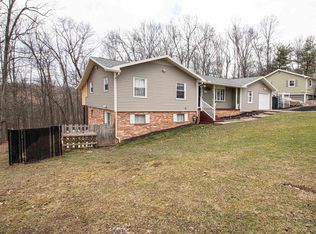 213 Forest Dr, Bridgeport, WV 26330