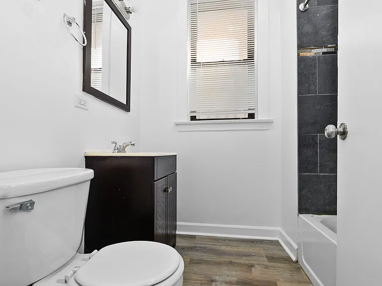 5019 S Drexel Blvd — Photo 3
