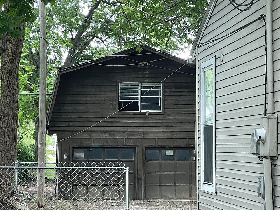 2nd image of 1335 S Braden Ave