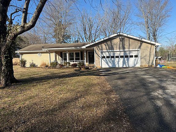 2nd image of 15 Poplar Knolls Ln
