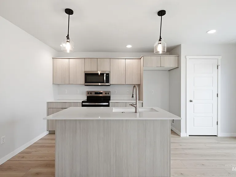 10770 Rutland St — Photo 7