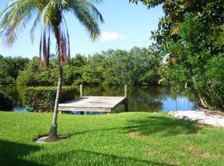 6935 Holmes Blvd, Holmes Beach, FL 34217