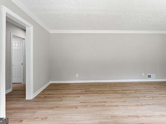 3rd image of 3243 Ardley Rd SW