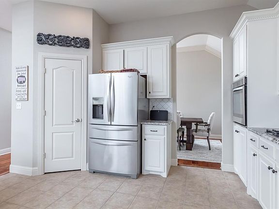 4th image of 8504 Gillis Ct