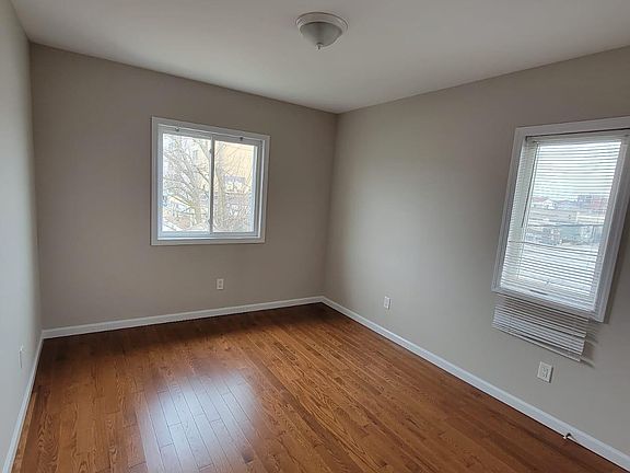 2nd image of 414 Laurelton Blvd Floor 2