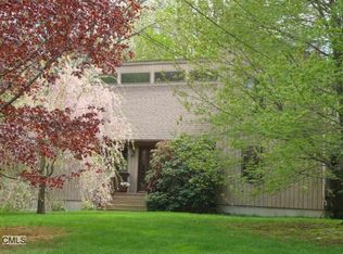 21 Sharon Ct, Shelton, CT 06484