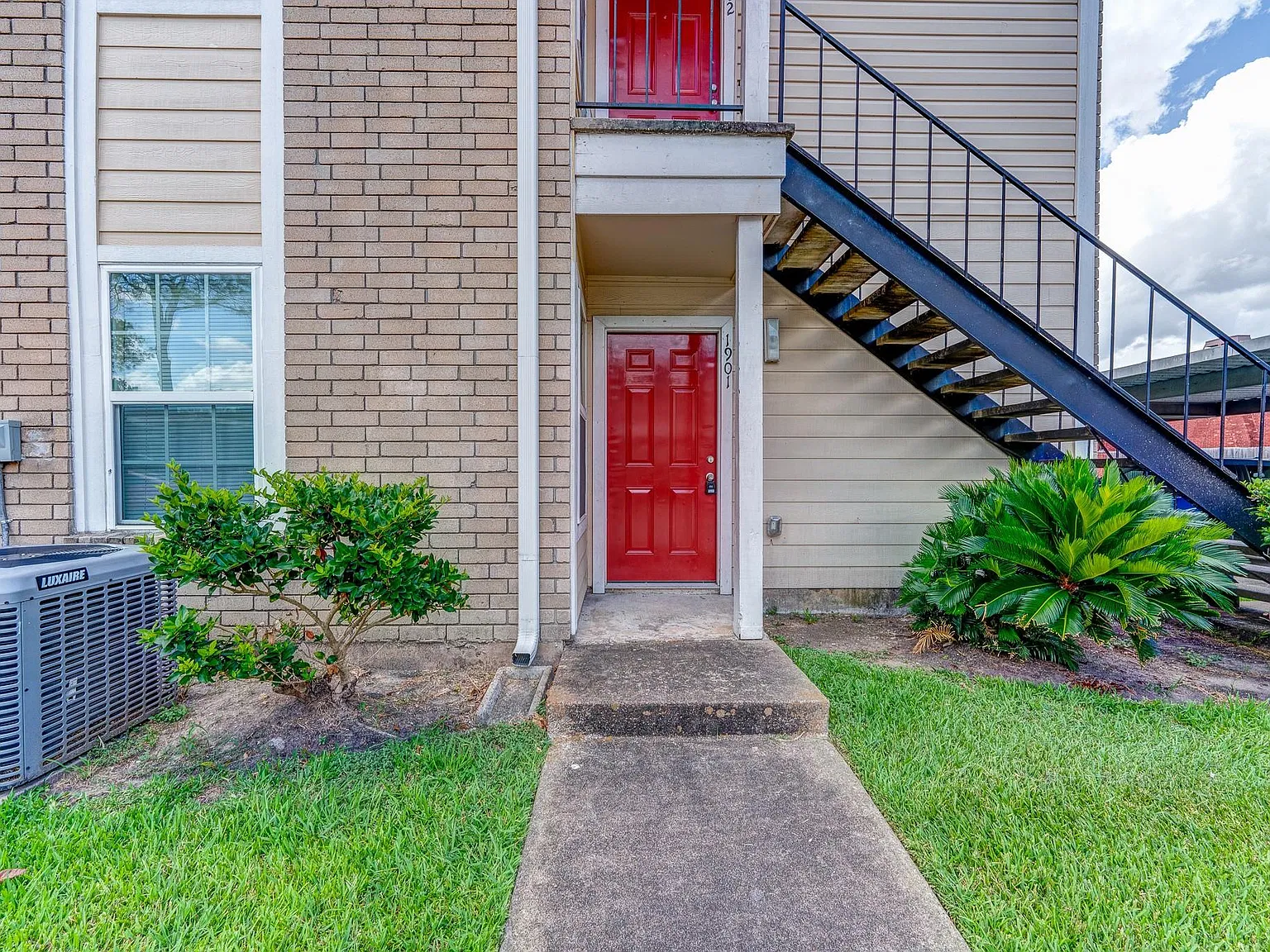 2 bed, 2.0 bath, 952 sqft, $1,375 — Photo 1