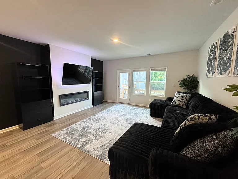 344 Chesapeake Commons St — Photo 6