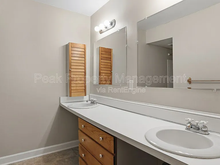 10146 Iron Mill Rd — Photo 7