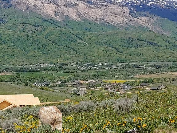 2nd image of 4500 N Seven Bridges Rd E