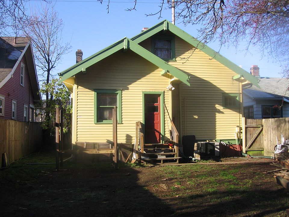 2nd image of 50 Hauoli St APT 105