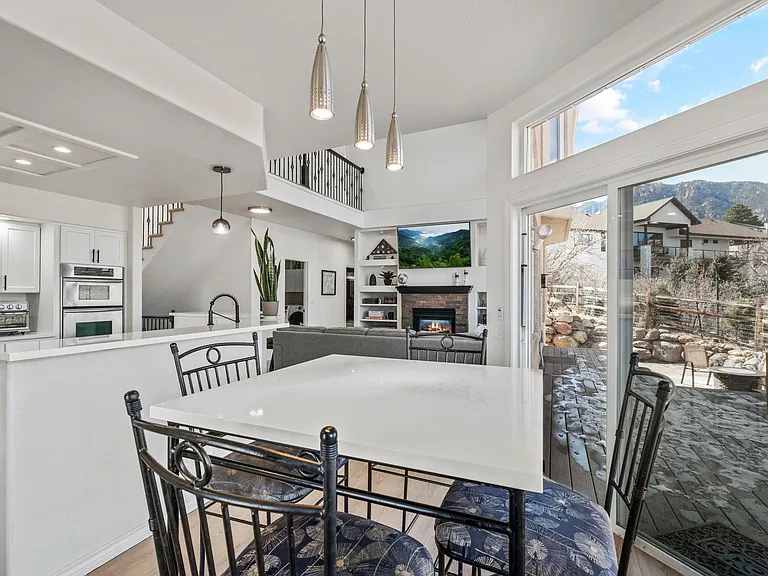 4350 Reginold Ct — Photo 12