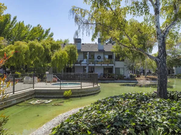 905 W Middlefield Rd APT 918, Mountain View, CA 94043