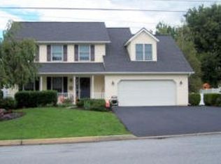 1335 E Cedar St, Annville, PA 17003