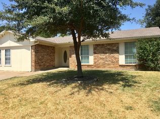 6413 Starnes Rd, Watauga, TX 76148