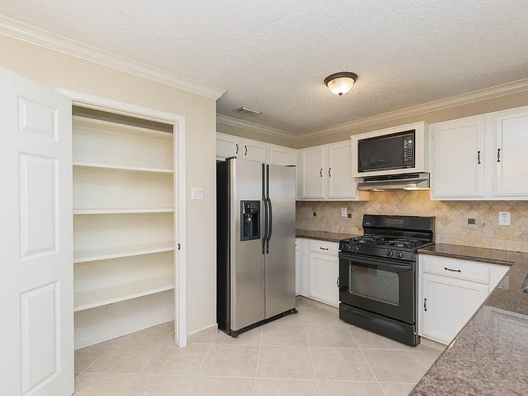 4106 Kitchen Hill Ln — Photo 36
