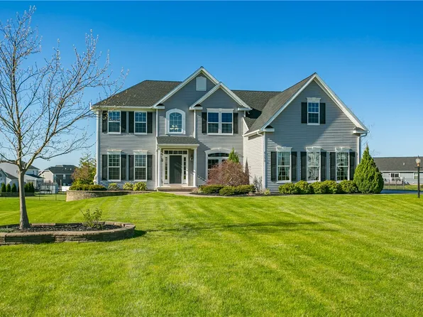 6150 Jenbrooke Ct, Farmington, NY 14425