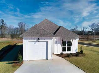 2 Crossing Ct W, Valley, AL