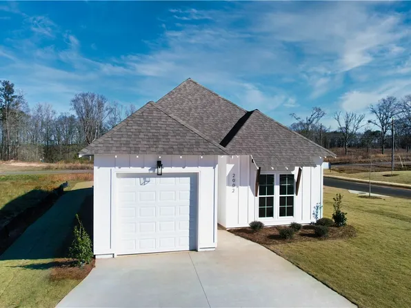 2 Crossing Ct W, Valley, AL 36854