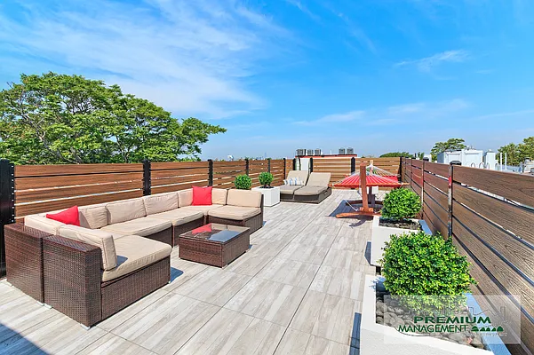 Rented by Premium Management  | media 50