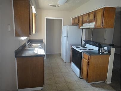 2nd image of 504 Kings Way Dr APT C