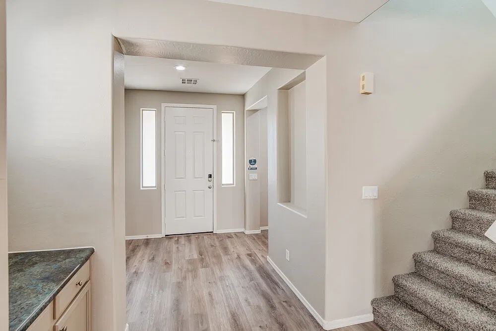 3 bed, 3.0 bath, 1919 sqft, $2,195 — Photo 4