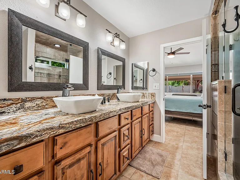 3659 W Elgin St — Photo 32