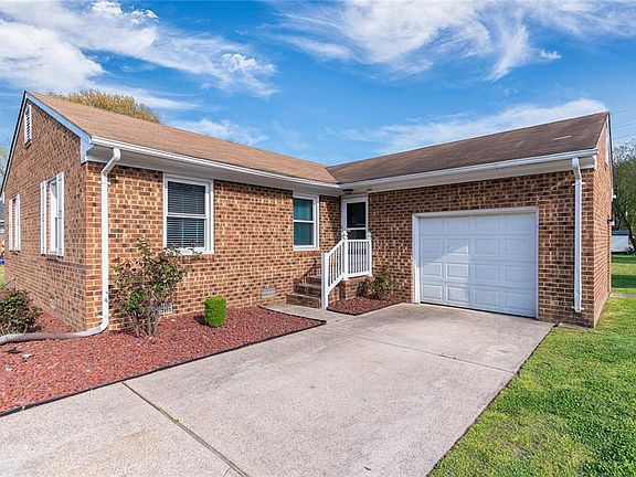 3rd image of 908 Martha Cir