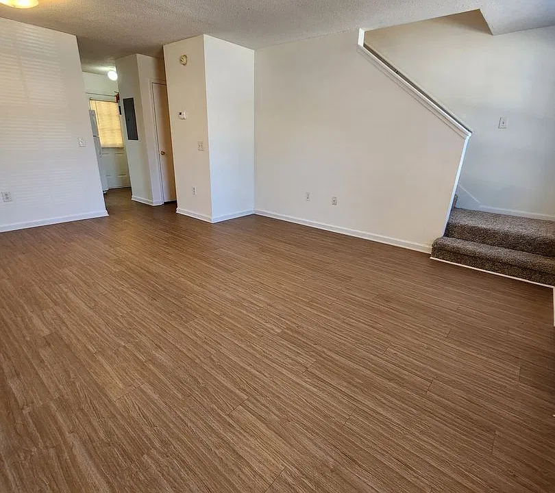 Castlewood Apartments - Huntsville, AL