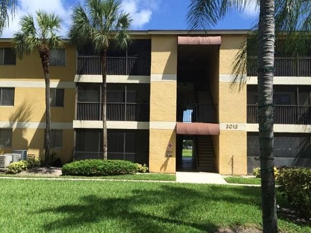 1st image of 3013 N Oakland Forest Dr APT 201
